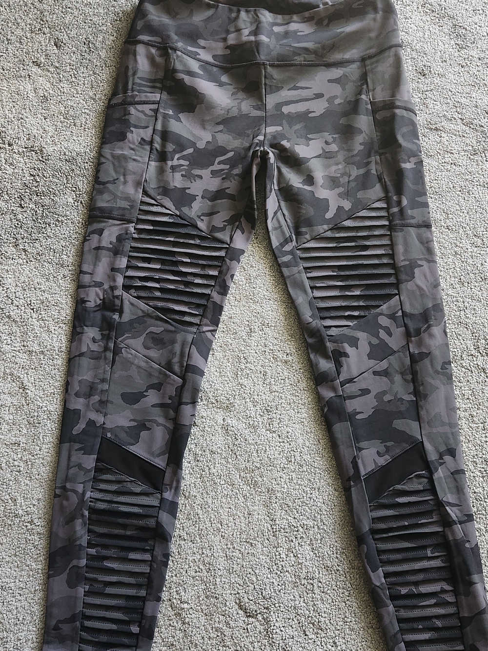 Constantly Varied Gear Camo Moto Ribbed Leggings in Olive/Gray